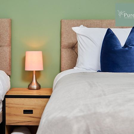 PureStay Manchester: 5-Bedroom Business Haven Exterior photo