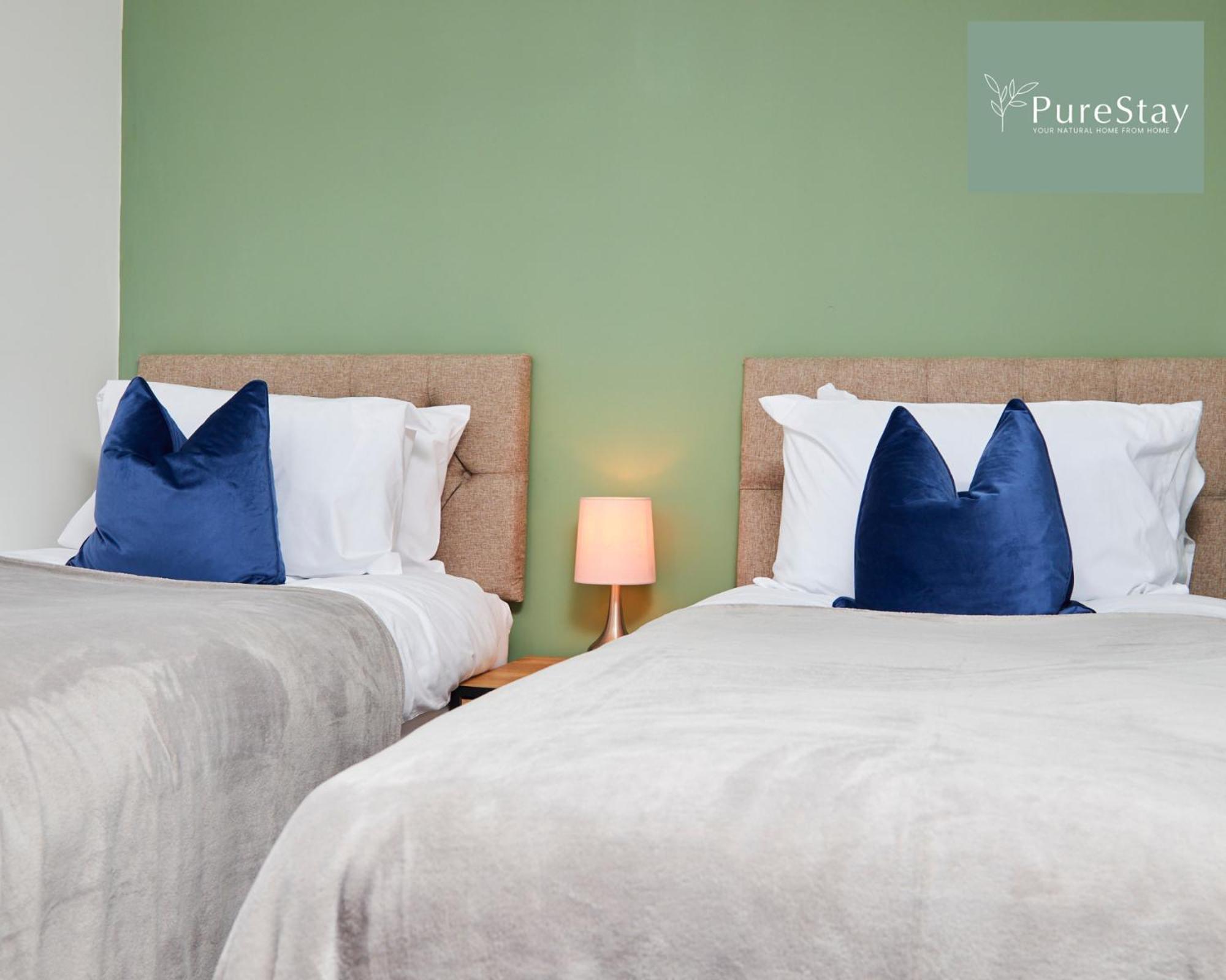 PureStay Manchester: 5-Bedroom Business Haven Exterior photo