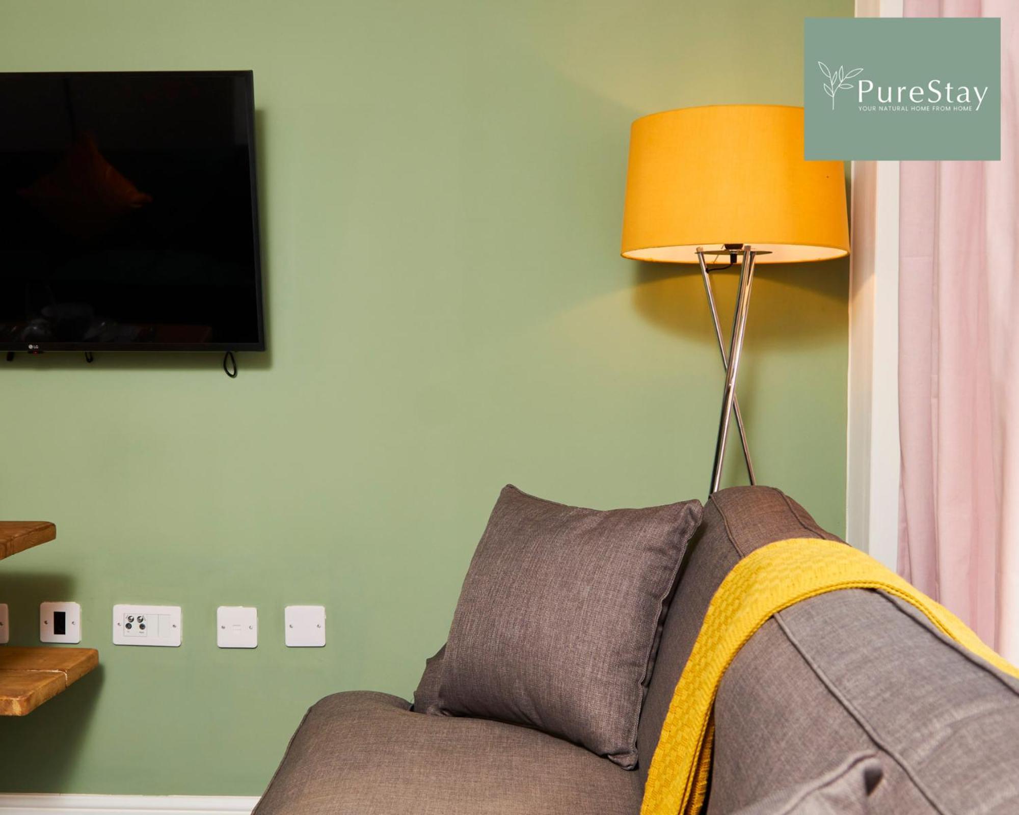 PureStay Manchester: 5-Bedroom Business Haven Exterior photo