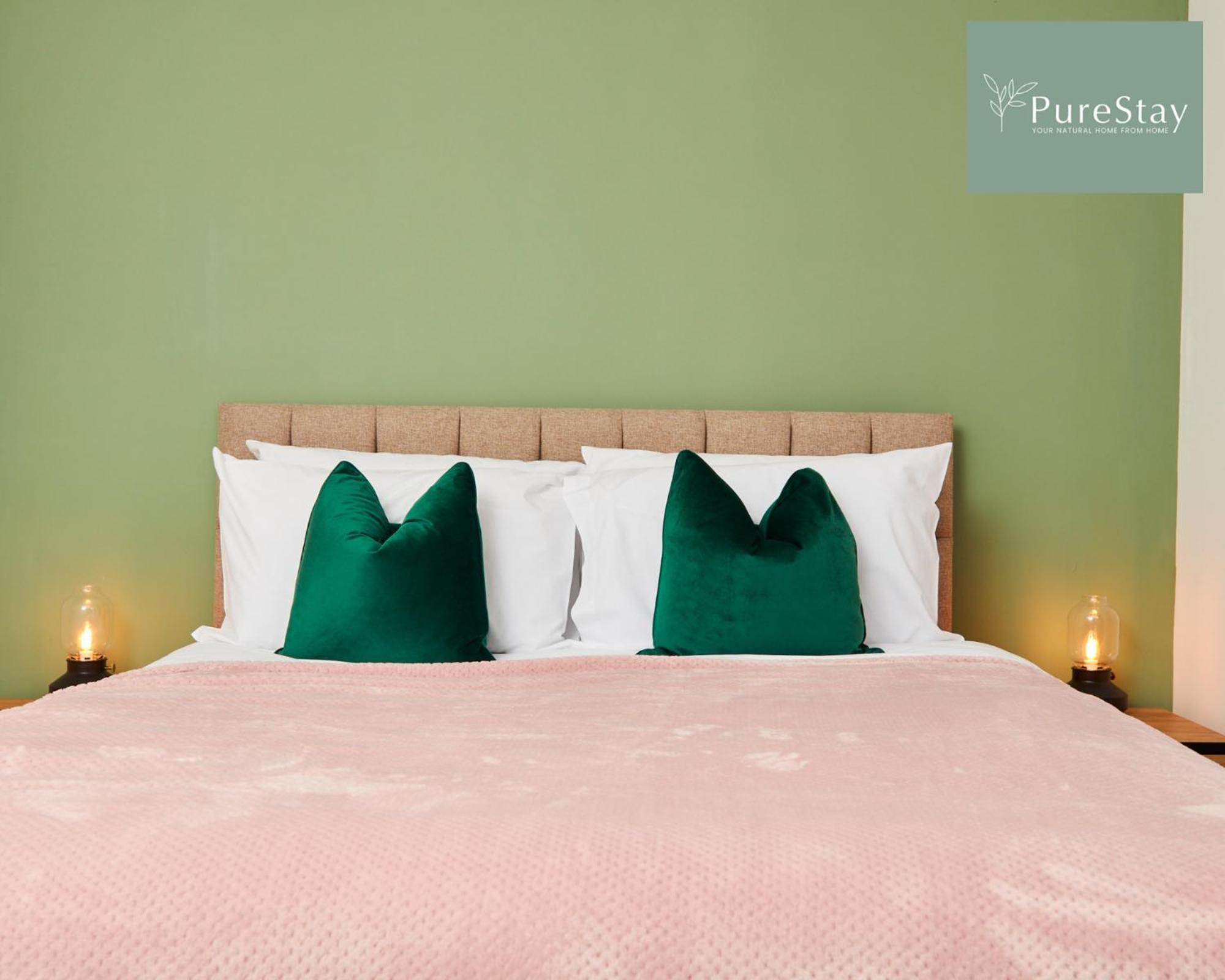 PureStay Manchester: 5-Bedroom Business Haven Exterior photo