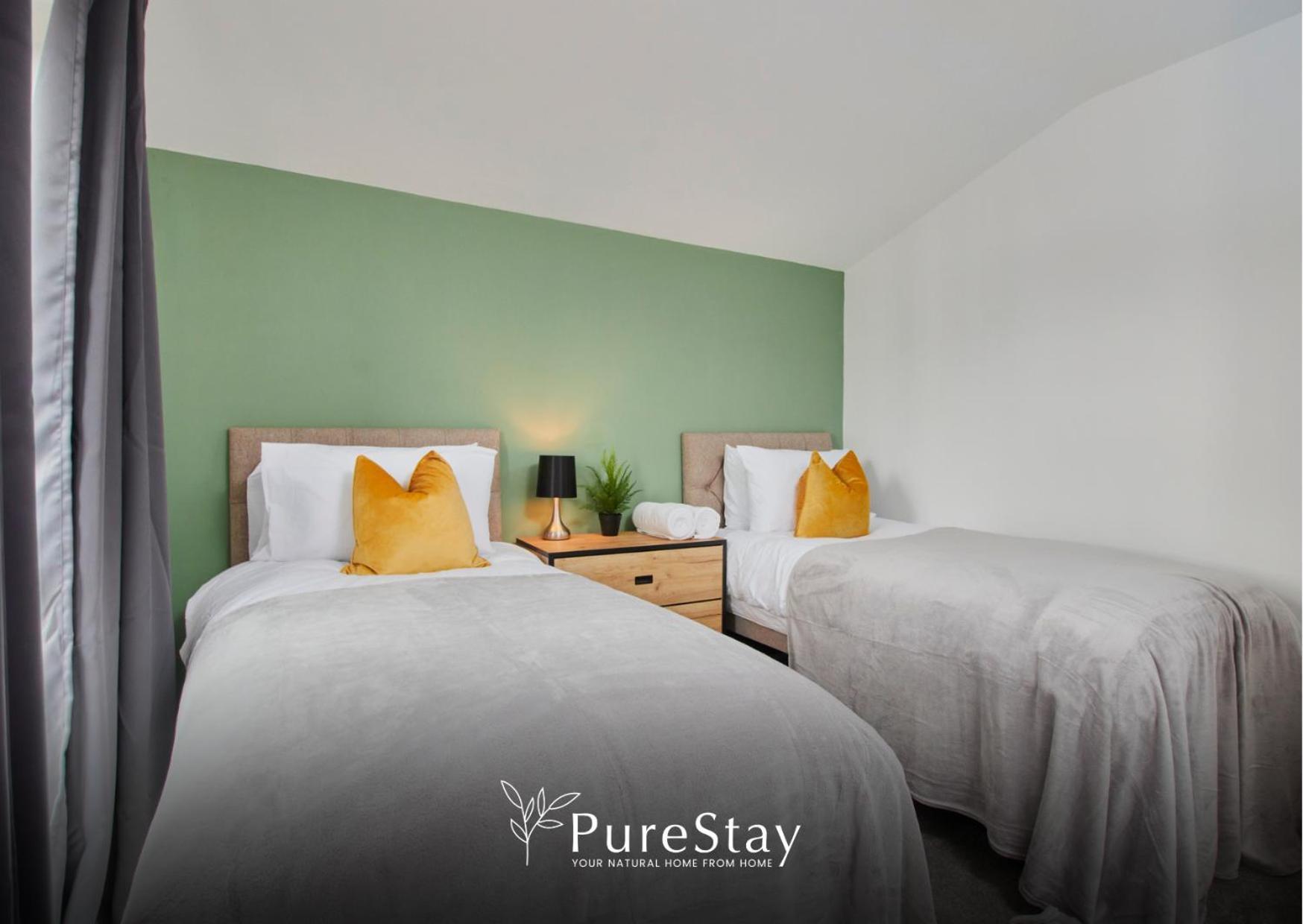 PureStay Manchester: 5-Bedroom Business Haven Exterior photo