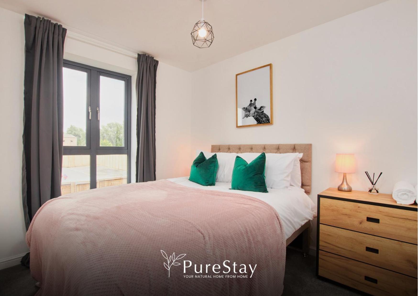 PureStay Manchester: 5-Bedroom Business Haven Exterior photo